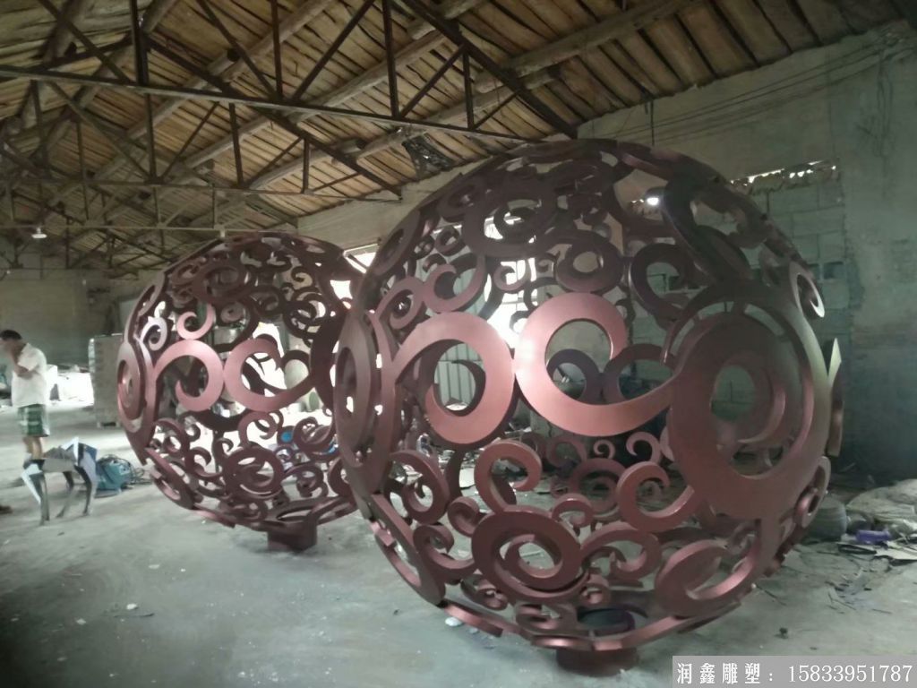 不锈钢金属镂空球雕塑3