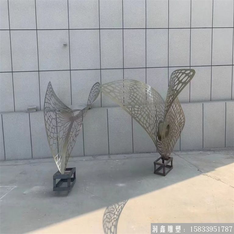 不锈钢异型镂空叶子雕塑5