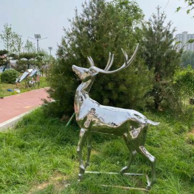 不锈钢镜面鹿雕塑 公园景观小鹿雕塑厂家